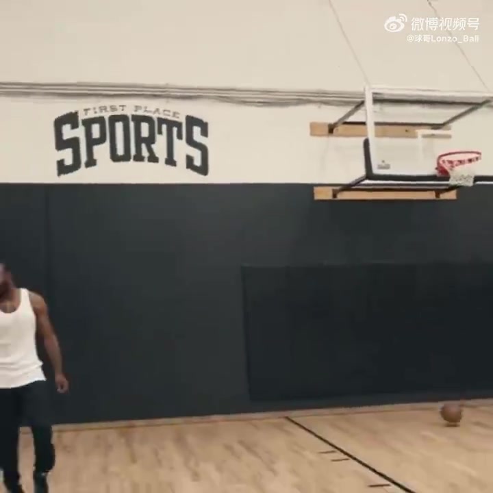 恢复几成功力大球朗佐-鲍尔最新训练 恢复几成功力大球朗佐-鲍尔最新训练